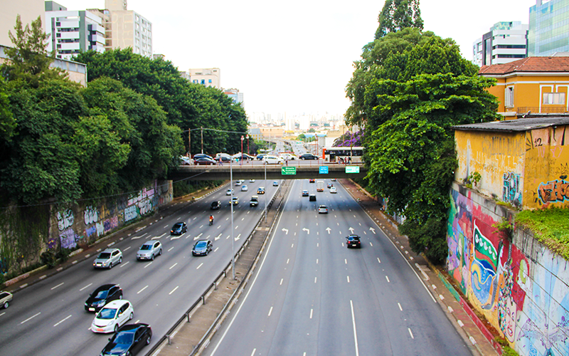 Vista do viaduto no bairro da Liberdade